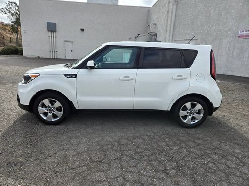 Used 2017 Kia Soul FWD image 9