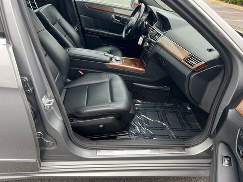 Used 2010 Mercedes-Benz E 350 4MATIC Sedan w/ Premium 1 Pkg image 26