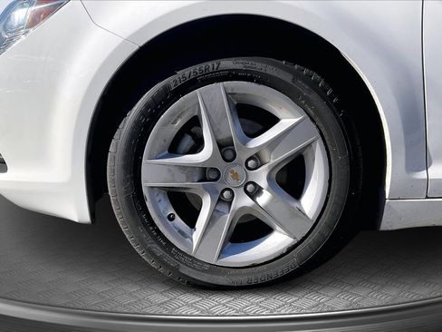 Used 2011 Chevrolet Malibu LS image 9