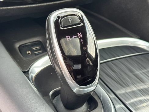 Used 2021 Buick Enclave Essence w/ Sound and Sites Package AWD/4WD image 59