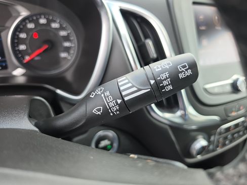 Used 2024 Chevrolet Equinox LT FWD image 25