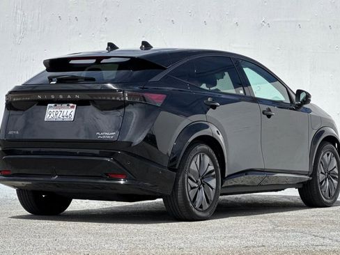 Used 2025 Nissan Ariya Platinum image 3