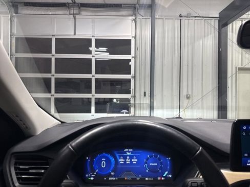 Used 2022 Ford Escape Titanium w/ Titanium Elite Package image 10