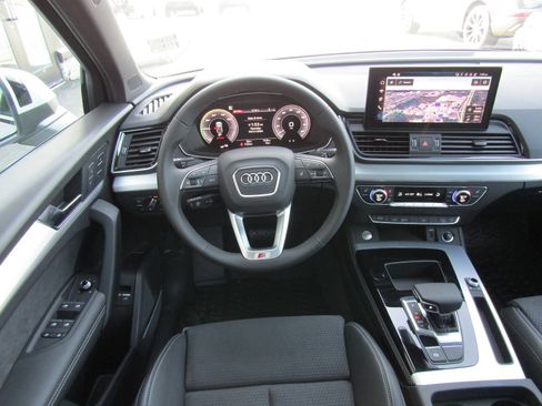 New 2024 Audi Q5 e Premium Plus image 10