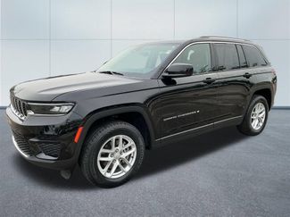 Used 2023 Jeep Grand Cherokee Laredo AWD/4WD video 2
