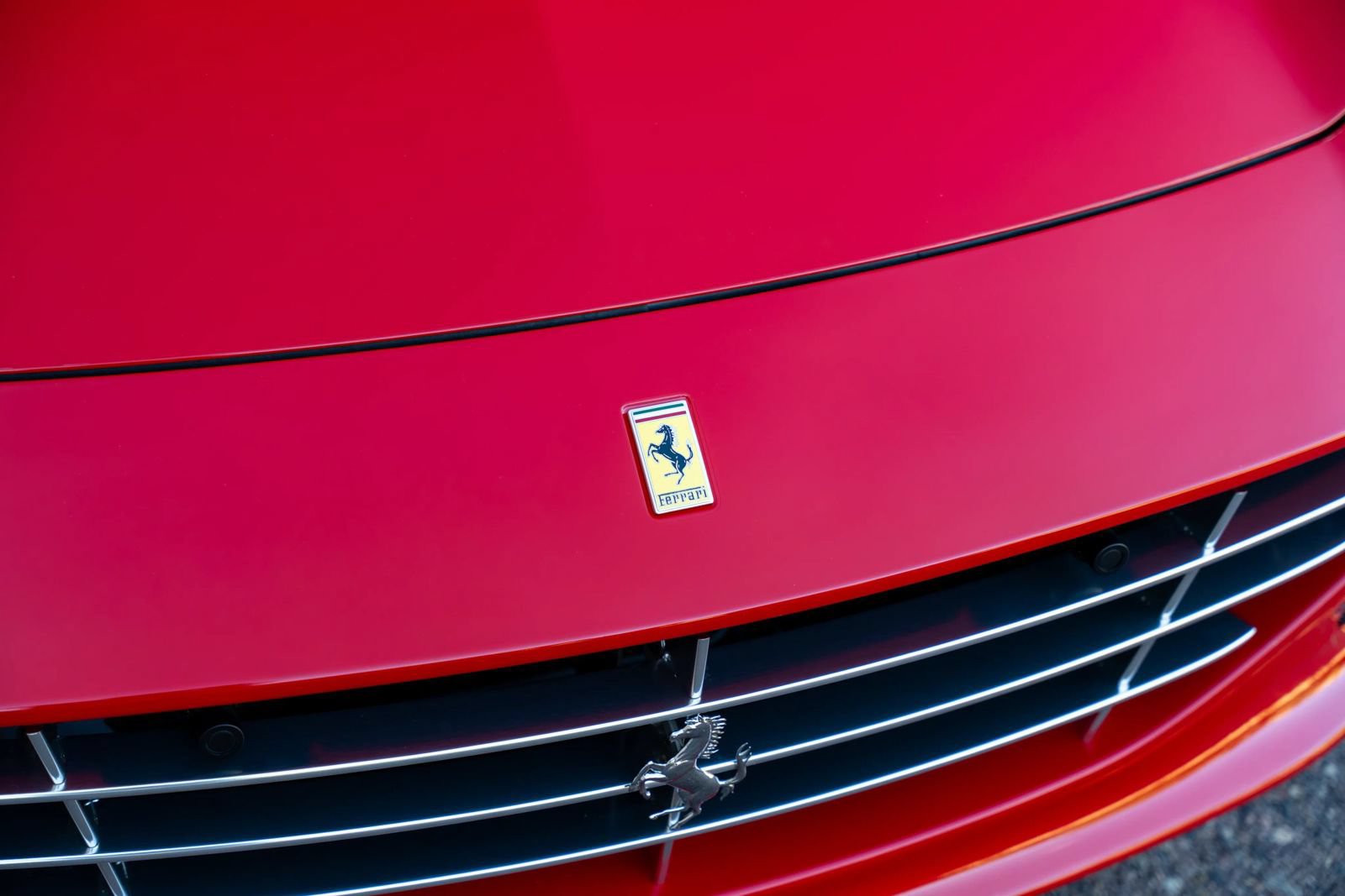 Used 2015 Ferrari California T RWD image 8