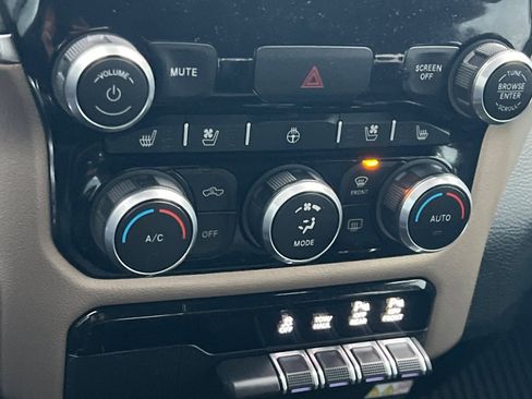 Used 2022 RAM 1500 Laramie image 17