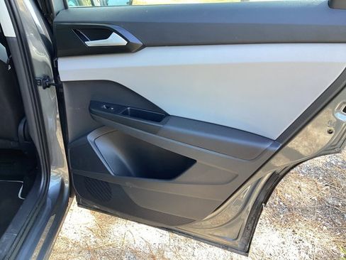 Used 2023 Volkswagen Taos S image 18