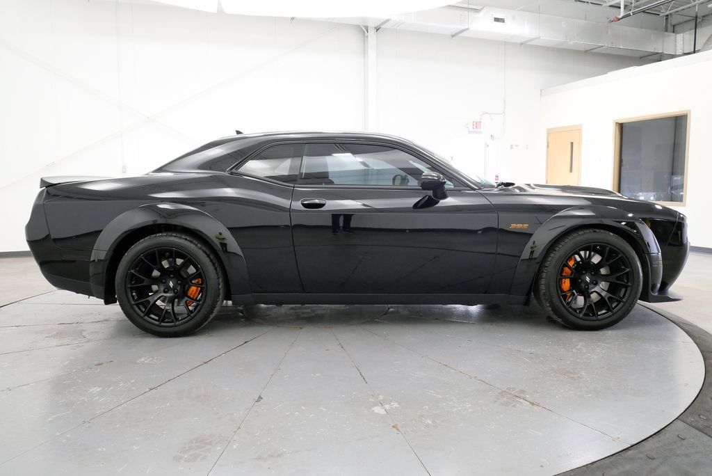 Used 2022 Dodge Challenger R/T Scat Pack RWD image 8