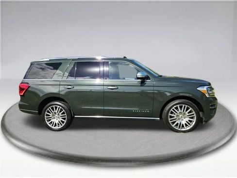Used 2022 Ford Expedition Platinum image 11