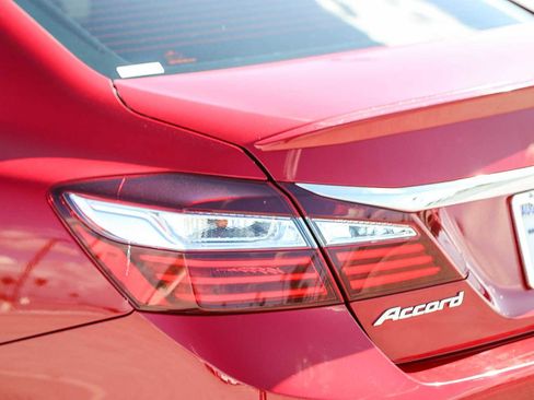 Used 2016 Honda Accord Sport image 9