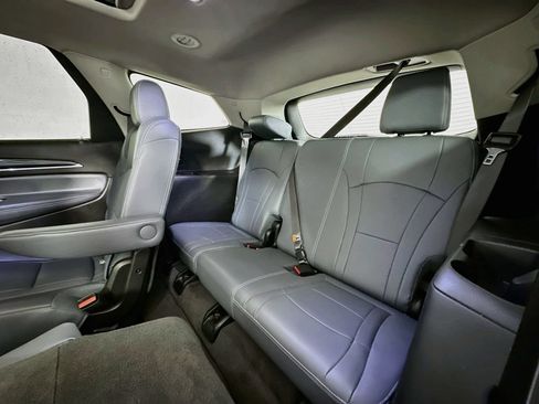 Used 2020 Buick Enclave Premium w/ Sun and Sites Package AWD/4WD image 28