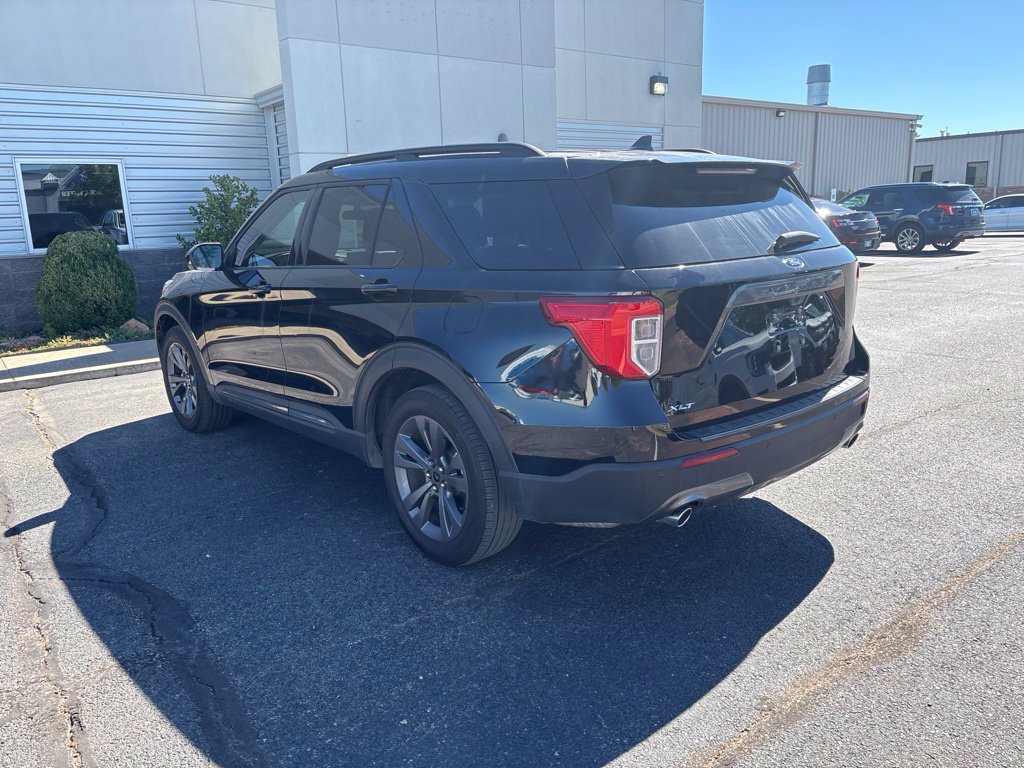 Used 2023 Ford Explorer XLT w/ Equipment Group 202A RWD image 6