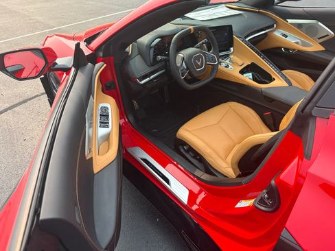 Used 2025 Chevrolet Corvette Stingray Preferred Conv RWD image 13