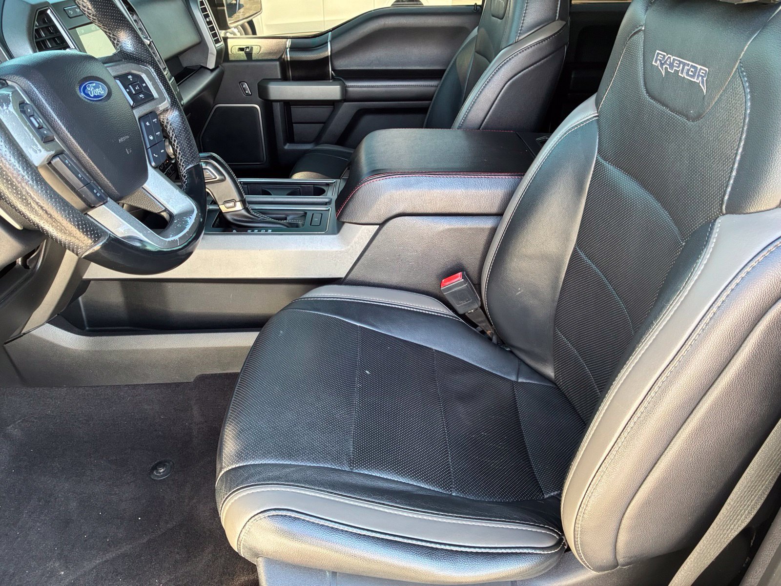 Used 2018 Ford F150 Raptor w/ Equipment Group 802A Luxury AWD/4WD image 12