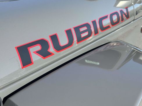 Used 2019 Jeep Wrangler Unlimited Rubicon w/ Dual Top Group image 8