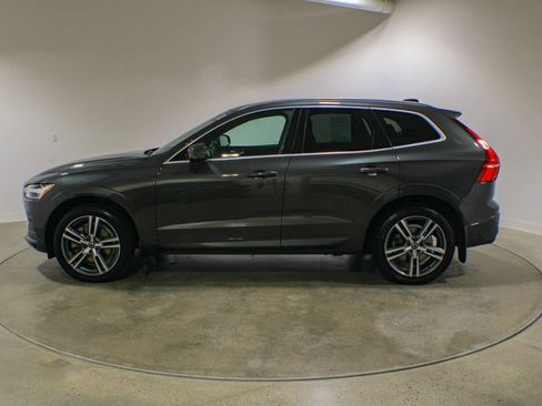 Used 2020 Volvo XC60 T6 Momentum AWD/4WD image 2