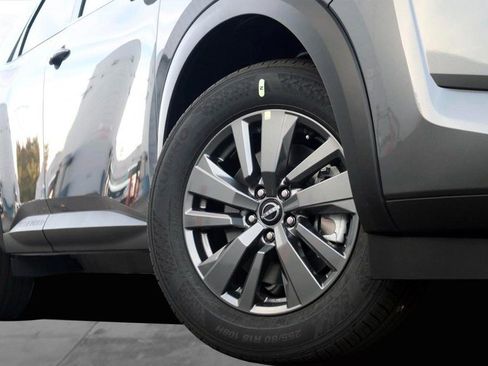 New 2025 Nissan Pathfinder SV image 3