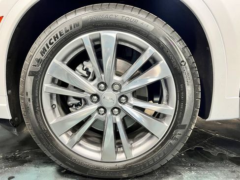 Used 2025 Cadillac XT6 Premium Luxury FWD image 11