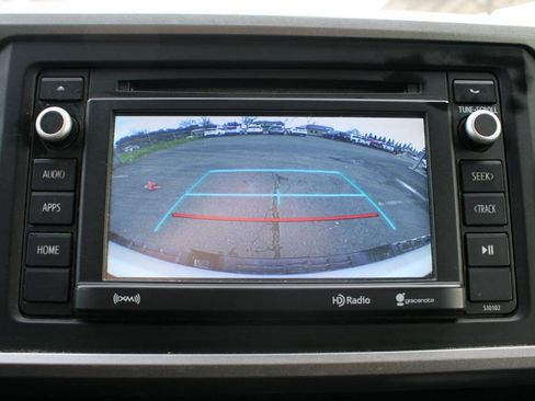 Used 2017 Toyota Tacoma SR5 image 15