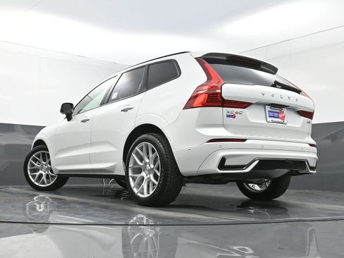Used 2025 Volvo XC60 B5 Ultra w/ Protection Package Premier image 27