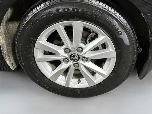 Used 2025 Toyota Camry LE w/ Convenience Package FWD image 28