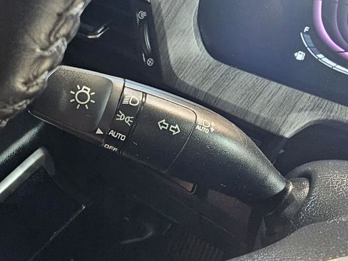 Used 2023 Kia Telluride EX w/ EX Captain's Chair Package image 36