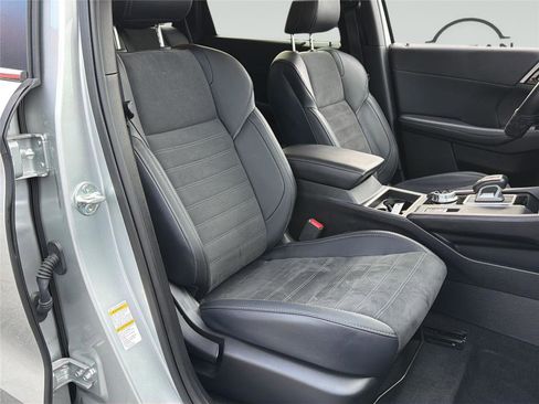 Used 2024 Mitsubishi Outlander SE AWD/4WD image 31