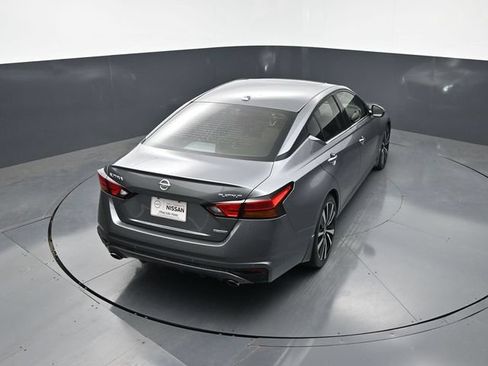 Used 2020 Nissan Altima 2.0 Platinum FWD image 22