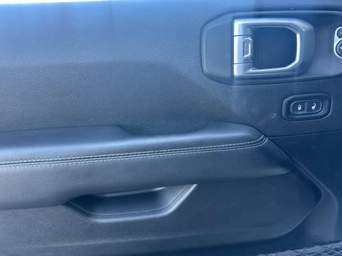 Used 2020 Jeep Wrangler Unlimited Sahara w/ LED Lighting Group image 12