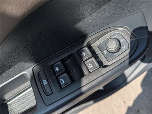Certified 2024 Volkswagen Taos SEL AWD/4WD image 31