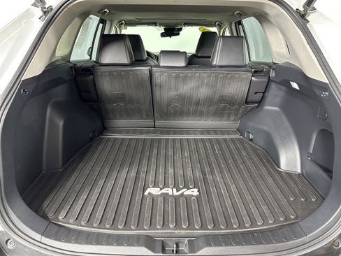 Used 2023 Toyota RAV4 XLE Premium image 30