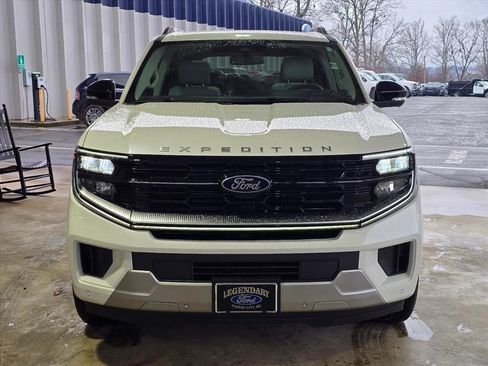 New 2025 Ford Expedition Platinum w/ Platinum Ultimate Package image 22