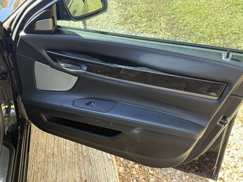 Used 2014 BMW 750Li image 32