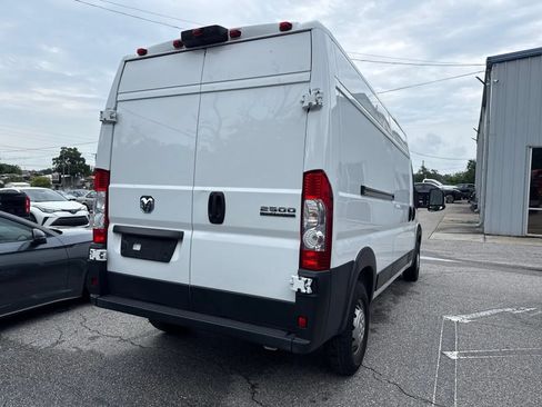 Used 2023 RAM ProMaster 2500 FWD image 10