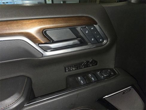 Used 2025 Chevrolet Silverado 1500 High Country w/ High Country Premium Package image 13