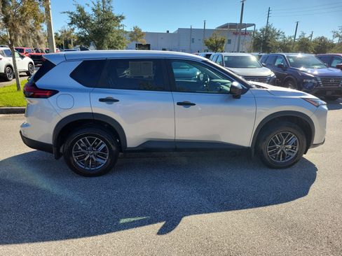 Certified 2024 Nissan Rogue S image 4