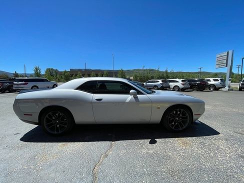 Used 2021 Dodge Challenger R/T Scat Pack RWD image 10