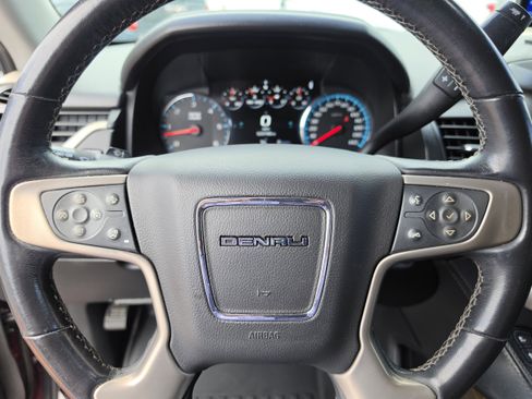 Used 2020 GMC Yukon XL Denali RWD image 34