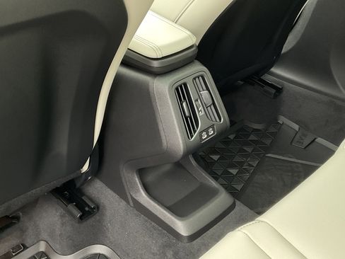 New 2026 BMW X2 xDrive28i w/ Technology Package image 25