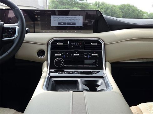 New 2025 Nissan Armada Platinum w/ Convenience Package image 12