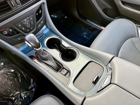 Used 2020 Buick Envision Essence image 22