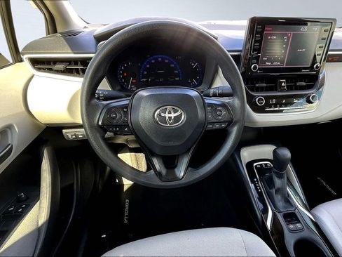 Used 2022 Toyota Corolla LE image 9