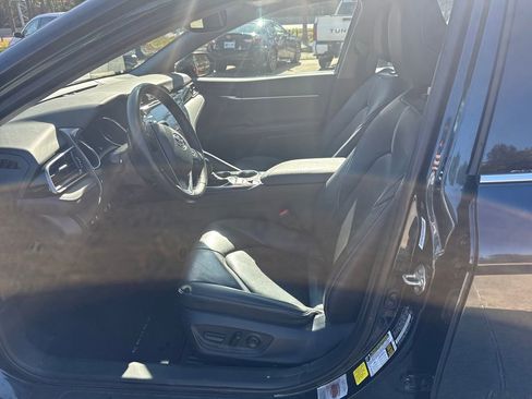 Used 2019 Toyota Camry XSE image 16