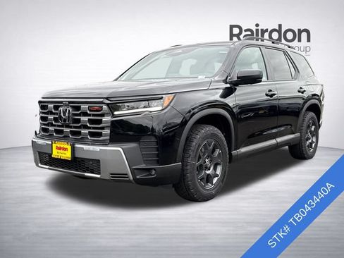Used 2026 Honda Pilot TrailSport image 3