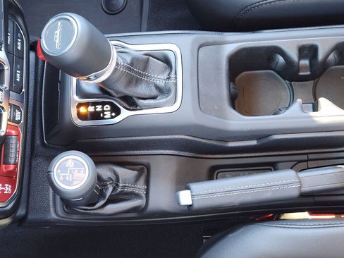 Used 2025 Jeep Gladiator Rubicon image 23