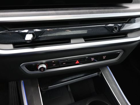 Used 2025 BMW X5 xDrive50e image 16