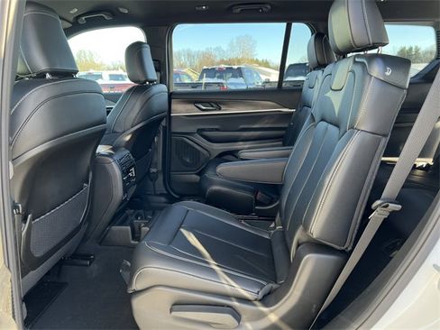 New 2025 Jeep Grand Cherokee L Limited image 5