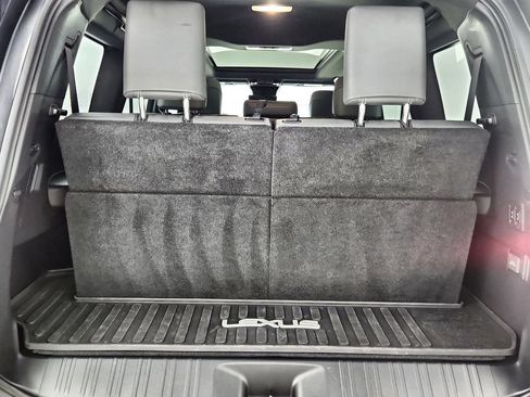 Used 2024 Lexus GX 550 w/ Accessory Package (2T) AWD/4WD image 37