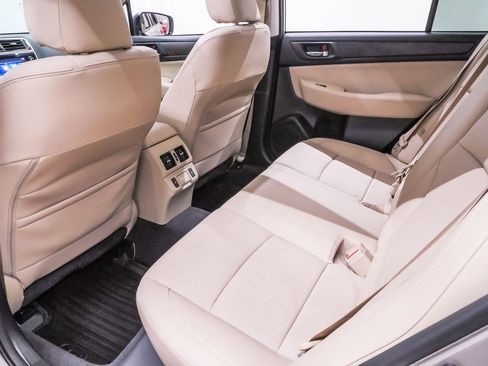 Used 2018 Subaru Outback 3.6R Limited image 11